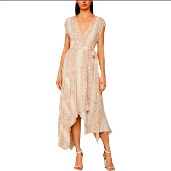 chinese dress ladies Amazon.com: BCBGMAXAZRIA Women's Flowy Lace Cocktail Dress, Black, 2 :  Clothing, Shoes & Jewelry